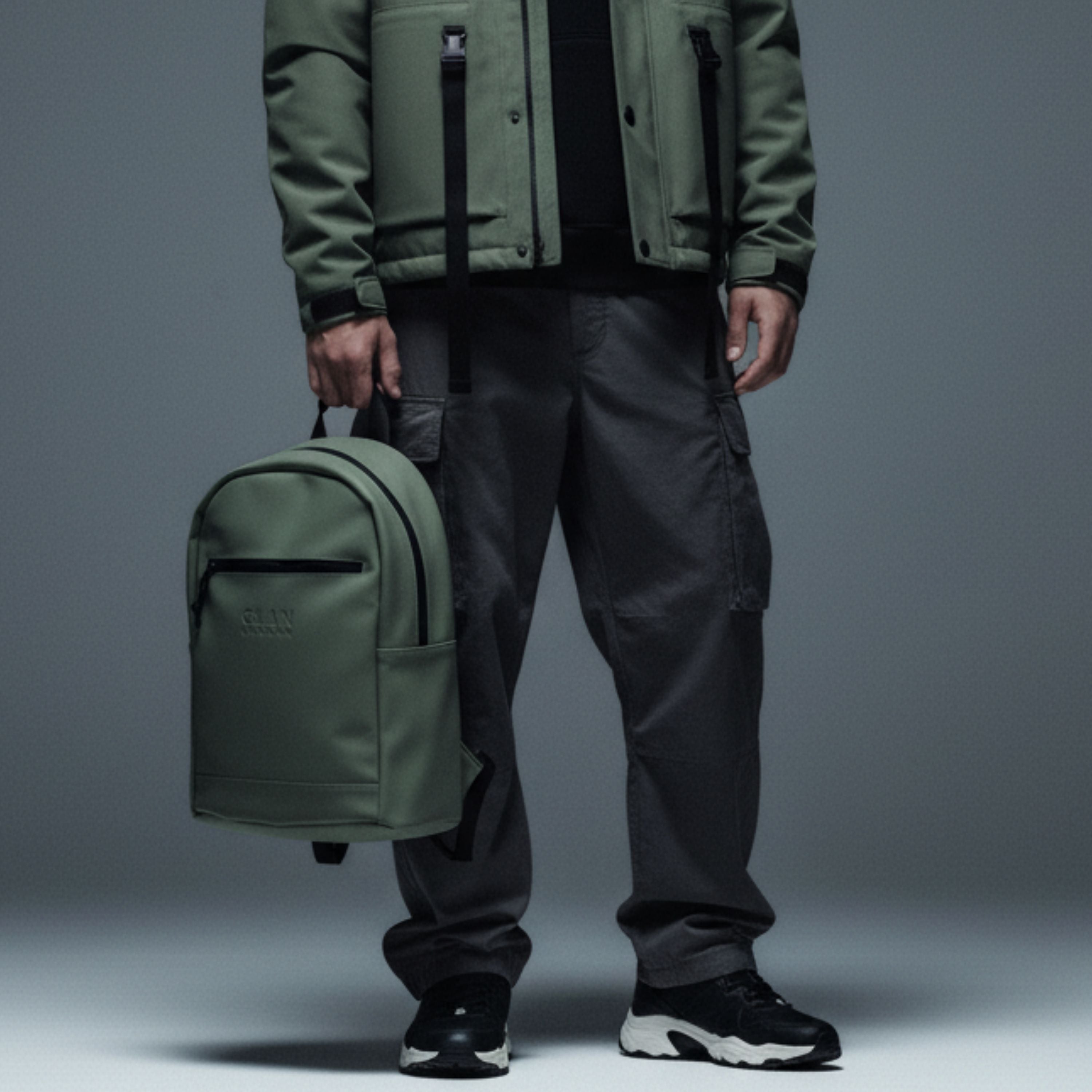 Greenwich carry image 1