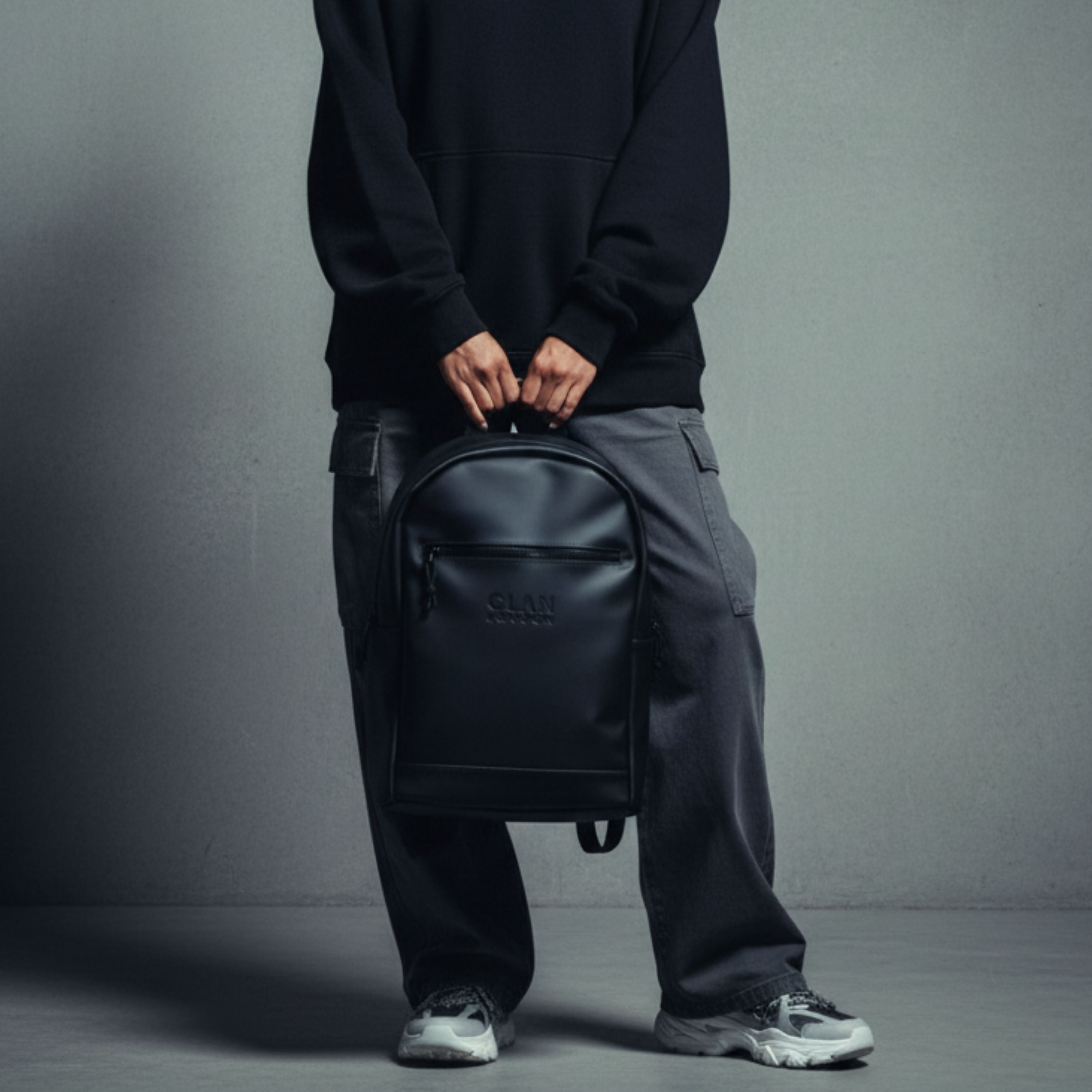 Greenwich carry image 2