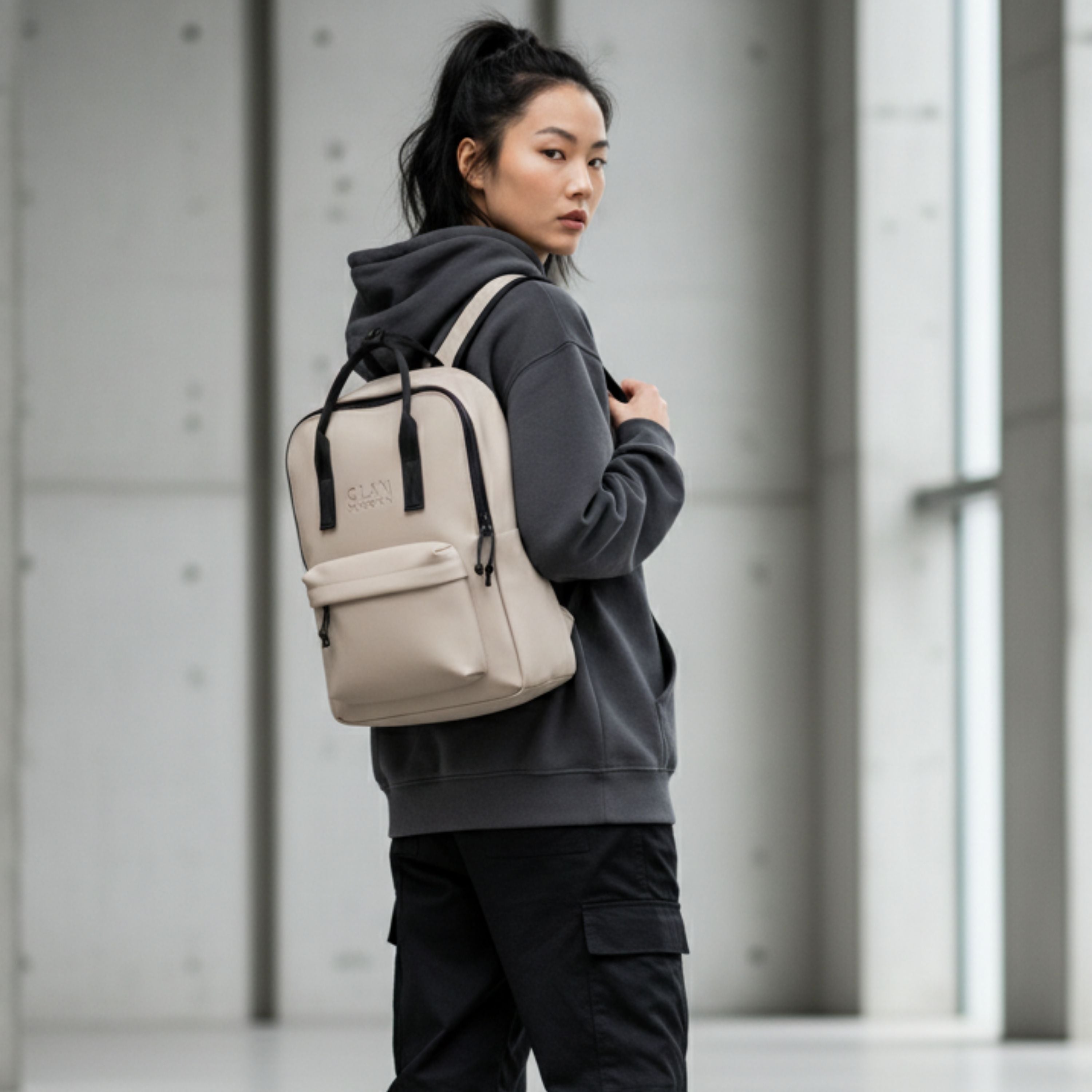 Hackney carry image 1