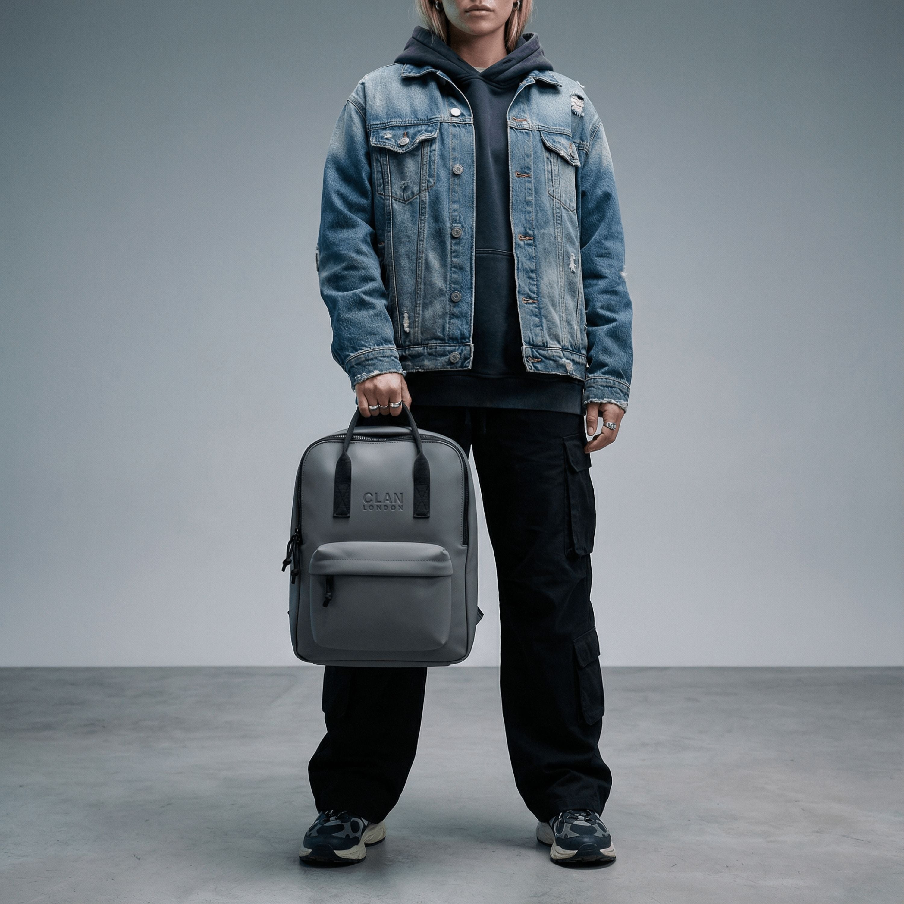 Hackney carry image 2