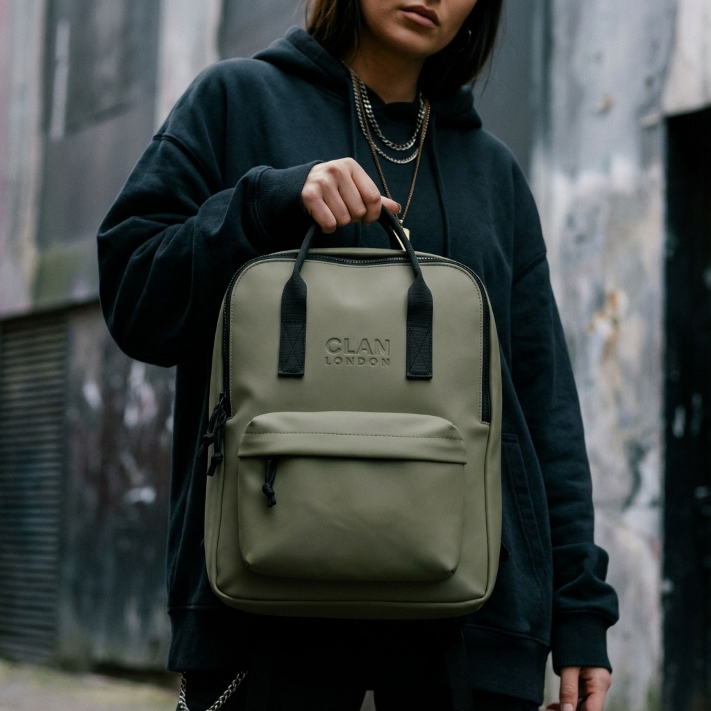 Hackney carry image 2